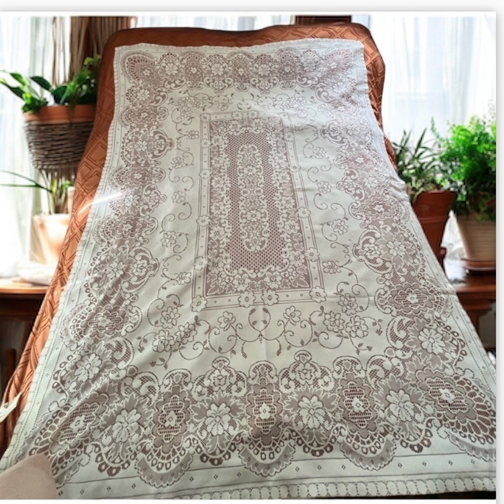 Family Herloom Handmade Lace woven table cloth -stunning -71”x45” Boho beauty ! - Picture 1 of 13